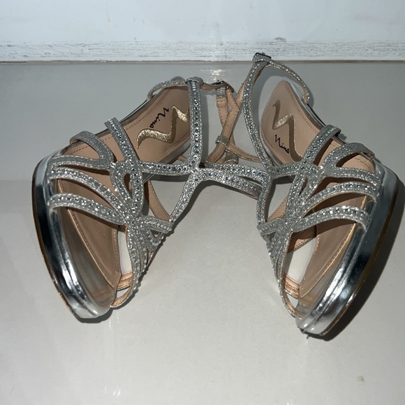 Silver Nina Rhinestone Sandals Size 7.5 - Picture 6 of 8